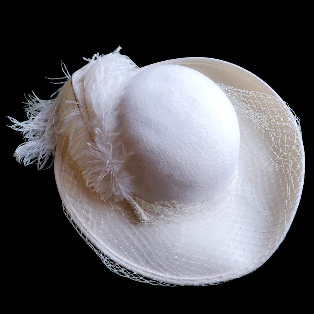 Vintage Miss Bierner Winter‎ White Wool Hat with Veil and Jeweled Feather Plume